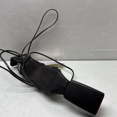 Attache ceinture arriere droit PEUGEOT 3008 1