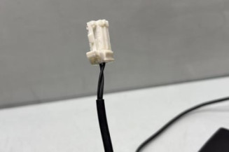 Attache ceinture arriere gauche PEUGEOT 3008 1