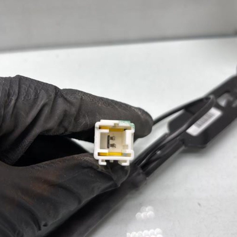 Attache ceinture avant droit PEUGEOT 3008 1 Photo n°3