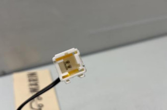 Attache ceinture avant gauche PEUGEOT 3008 1