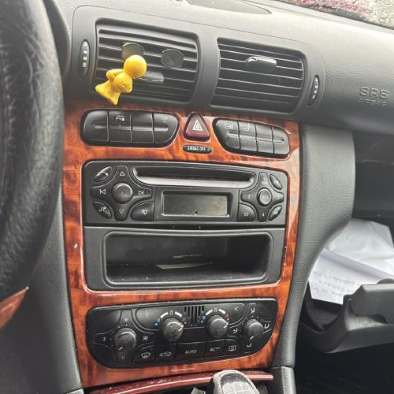 Attache ceinture avant droit MERCEDES CLASSE C 203 Photo n°20