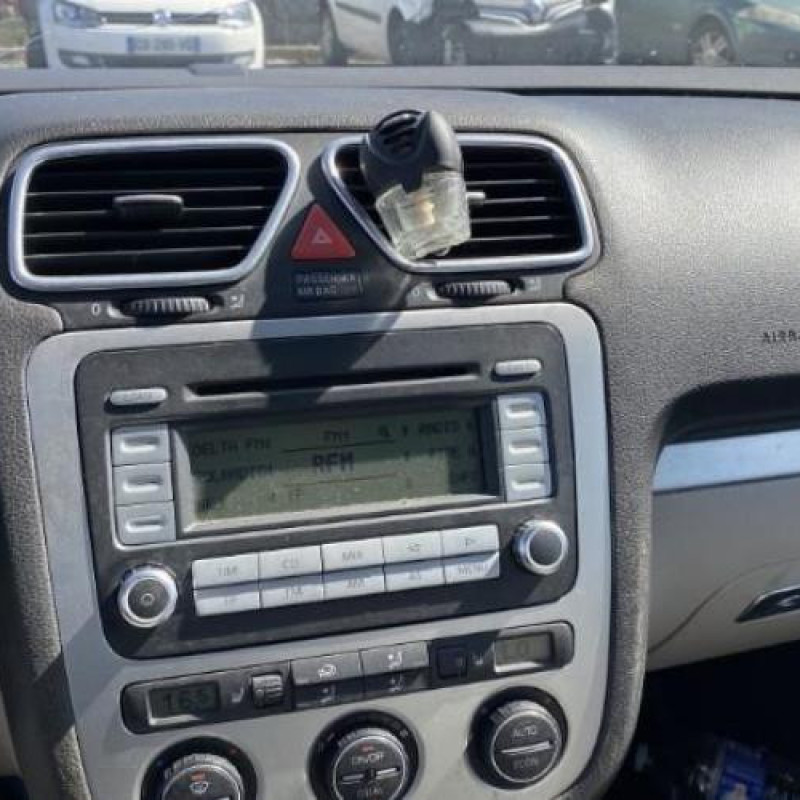 Pare choc arriere VOLKSWAGEN EOS Photo n°18