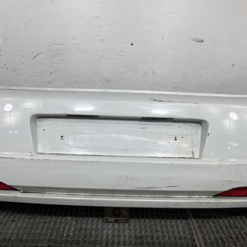 Pare choc arriere FIAT GRANDE PUNTO Photo n°1