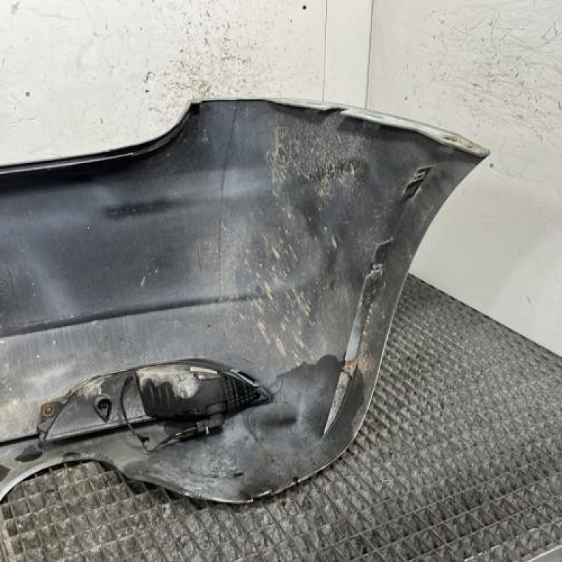 Pare choc arriere FIAT GRANDE PUNTO Photo n°4