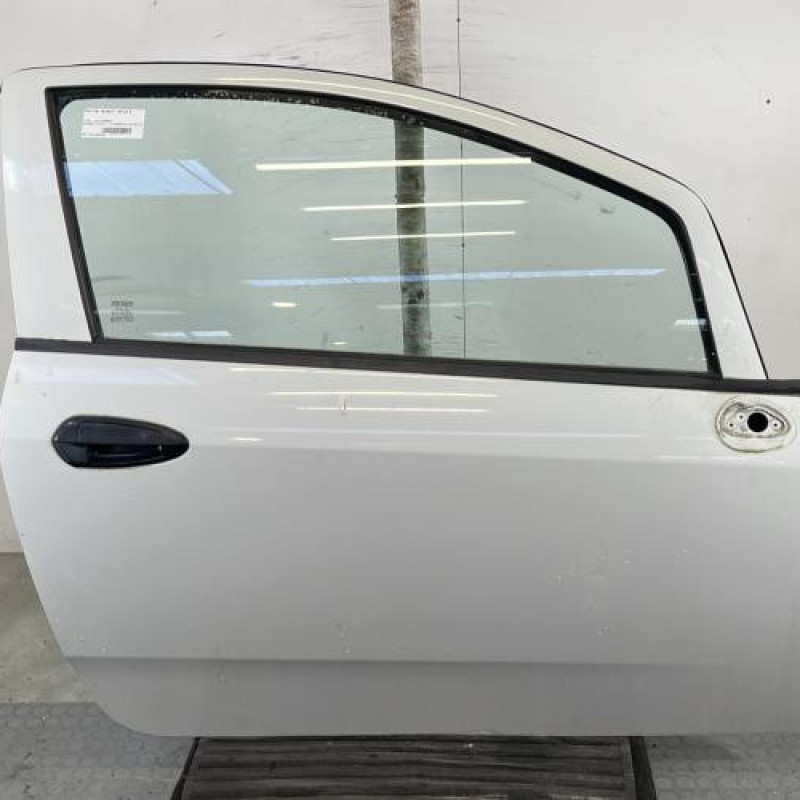 Porte avant droit FIAT GRANDE PUNTO Photo n°1