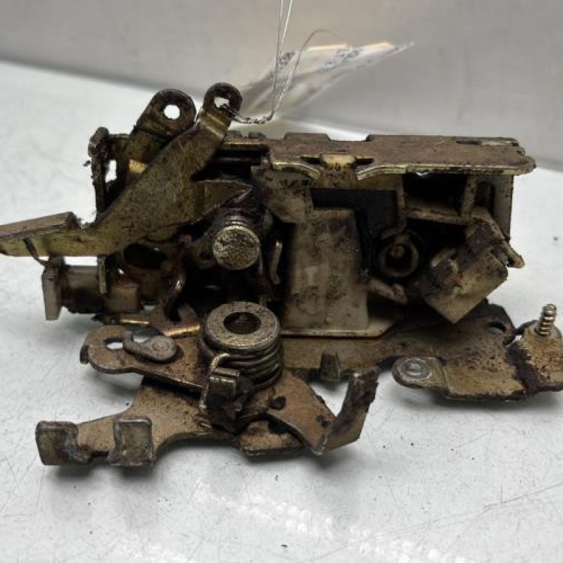 Serrure avant gauche VOLKSWAGEN LT 2 Photo n°2