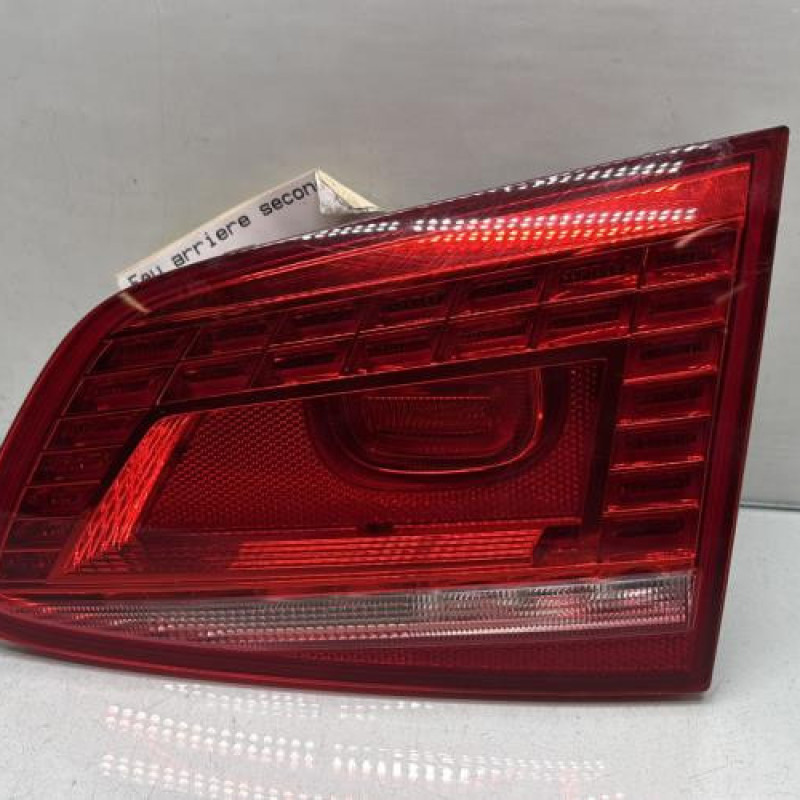 Feu arriere secondaire droit (feux) VOLKSWAGEN PASSAT 6 Photo n°1