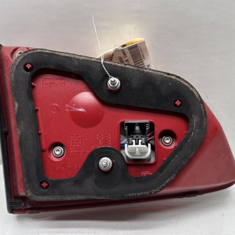 Feu arriere secondaire droit (feux) VOLKSWAGEN PASSAT 6 Photo n°2