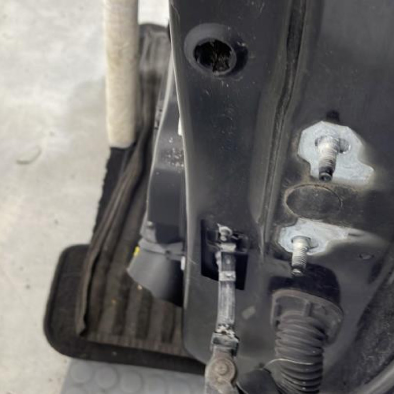 Porte avant gauche RENAULT CLIO 4 Photo n°2