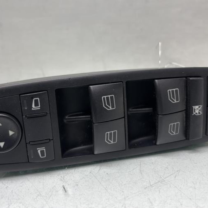 Interrupteur de leve vitre avant gauche MERCEDES CLASSE A 169 Photo n°1