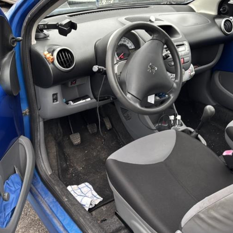 Porte avant droit PEUGEOT 107 Photo n°17