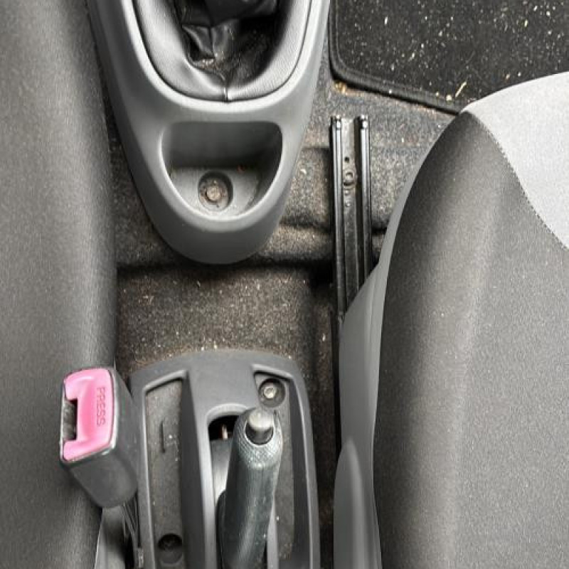 Porte avant droit PEUGEOT 107 Photo n°20