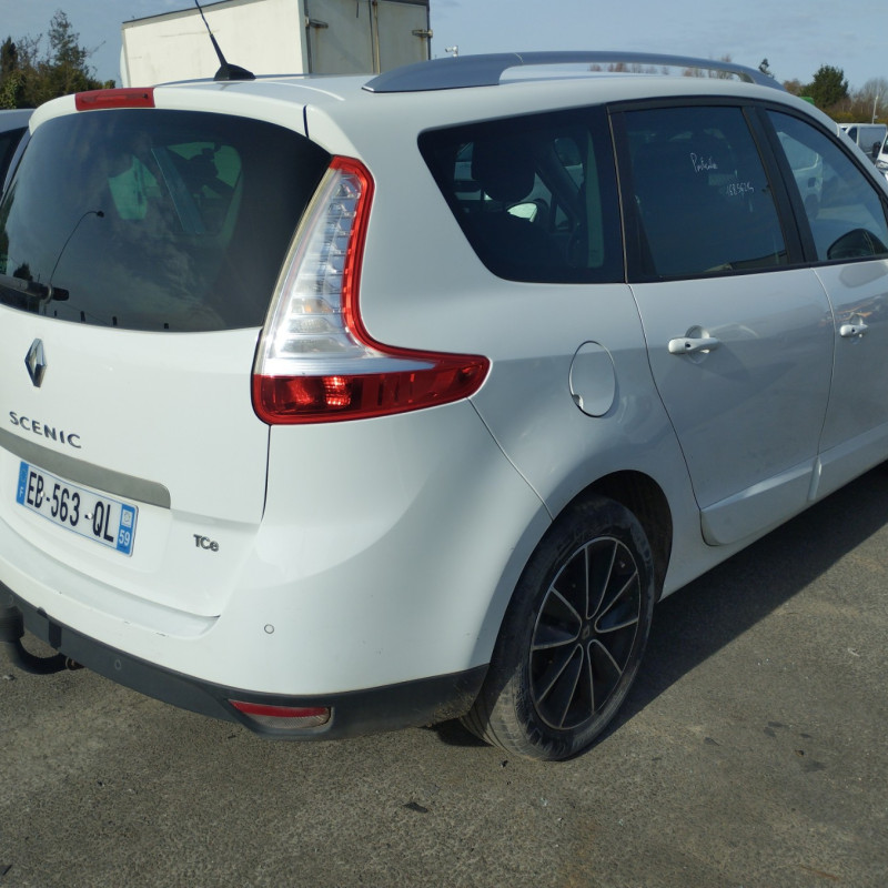 RENAULT GRAND SCENIC 3 PHASE 3 1.2i - 16V TURBO TCE 130 Photo n°3