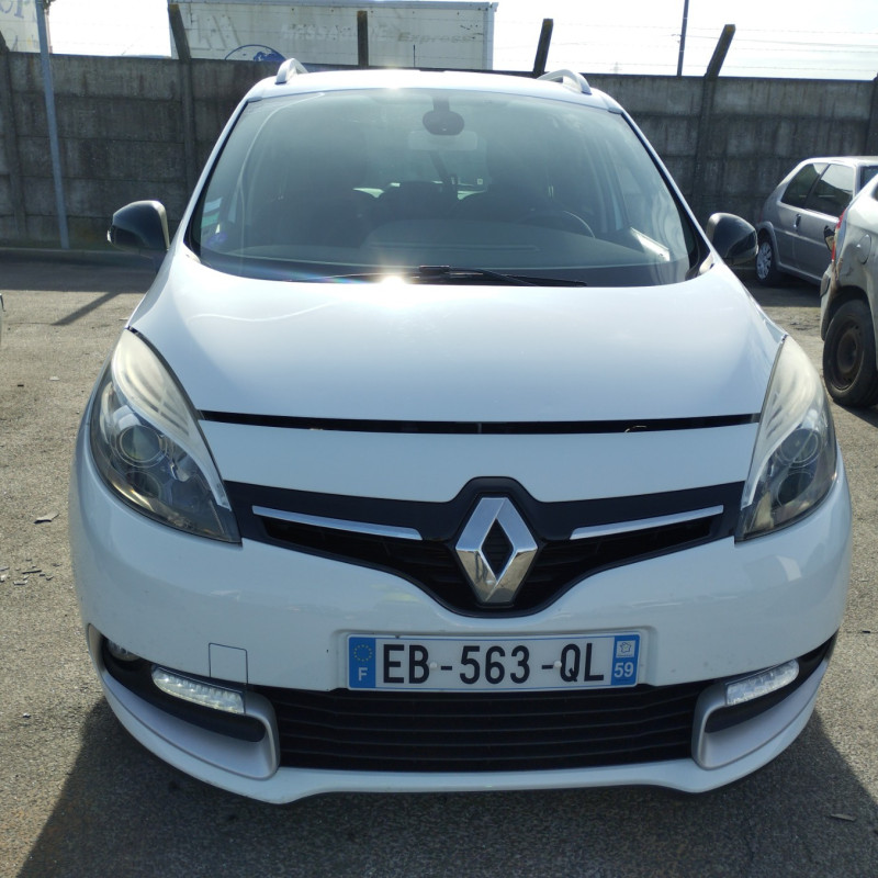 RENAULT GRAND SCENIC 3 PHASE 3 1.2i - 16V TURBO TCE 130 Photo n°8
