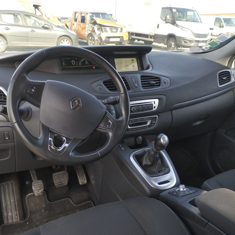 RENAULT GRAND SCENIC 3 PHASE 3 1.2i - 16V TURBO TCE 130 Photo n°14