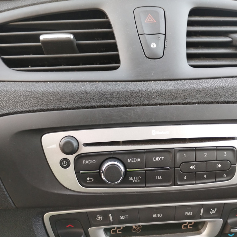 RENAULT GRAND SCENIC 3 PHASE 3 1.2i - 16V TURBO TCE 130 Photo n°17