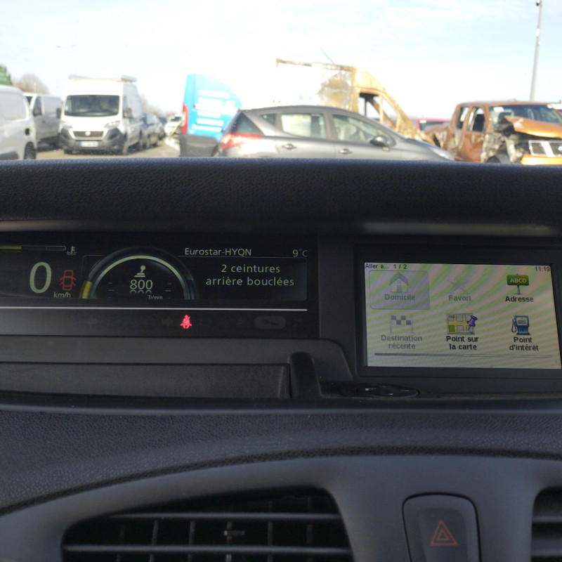 RENAULT GRAND SCENIC 3 PHASE 3 1.2i - 16V TURBO TCE 130 Photo n°18