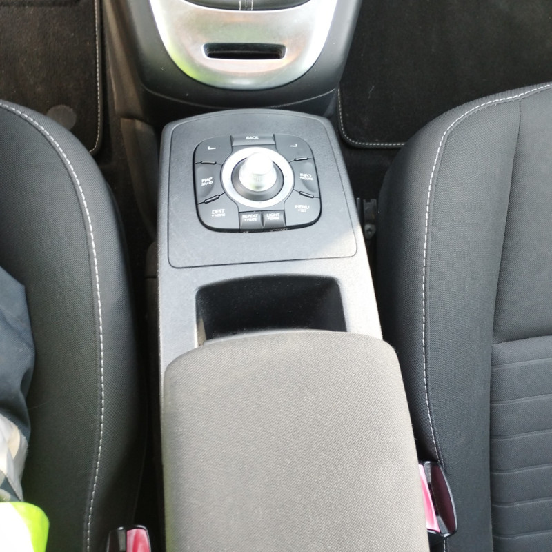 RENAULT GRAND SCENIC 3 PHASE 3 1.2i - 16V TURBO TCE 130 Photo n°20