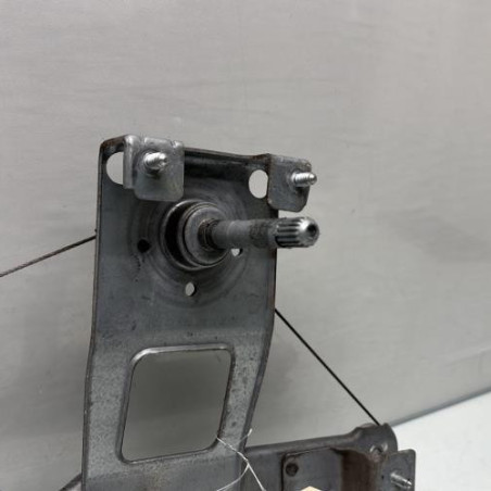 Leve vitre mecanique arriere gauche DACIA SANDERO 1