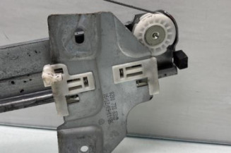 Leve vitre mecanique arriere gauche DACIA SANDERO 1