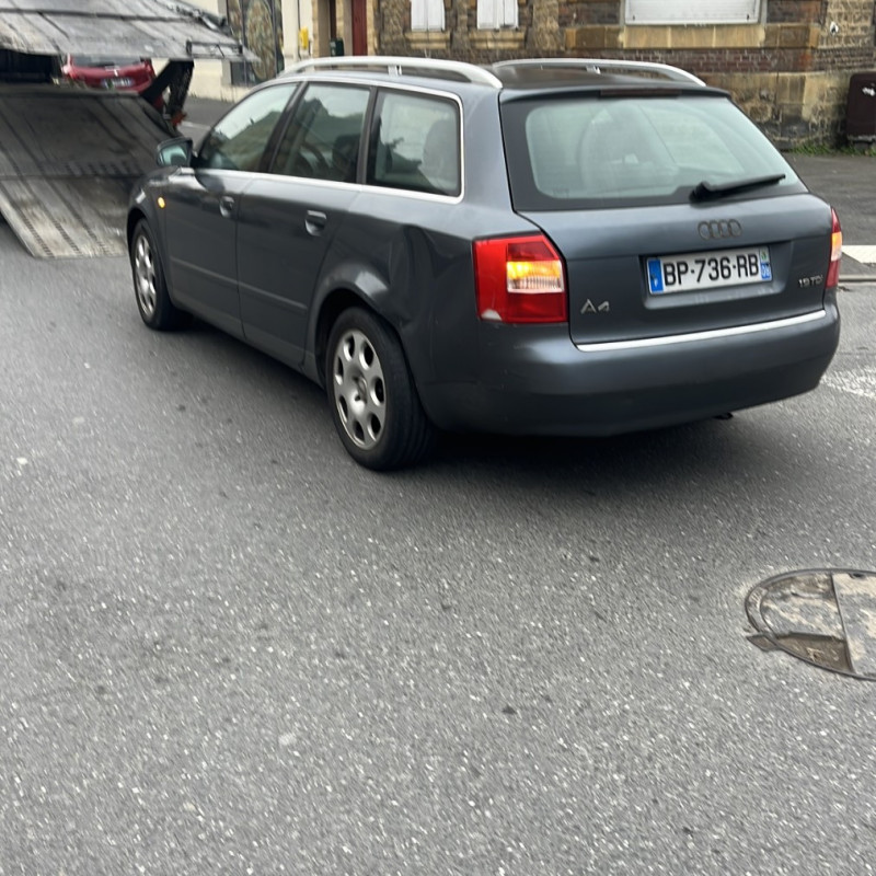 AUDI A4 2 AVANT PHASE 1 BREAK 1.9 TDI - 8V TURBO Photo n°4