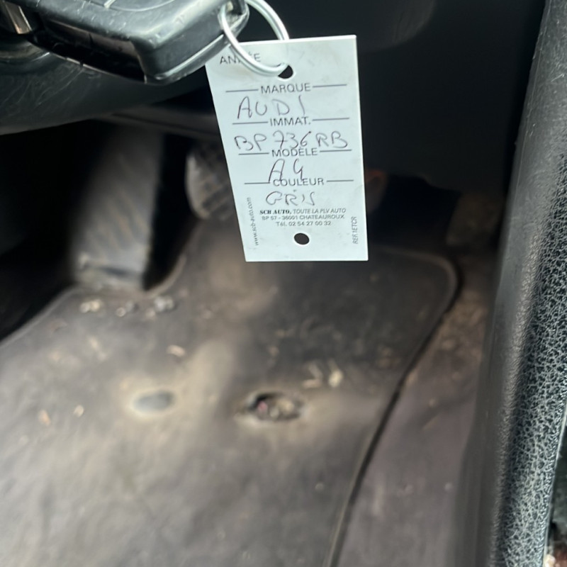 AUDI A4 2 AVANT PHASE 1 BREAK 1.9 TDI - 8V TURBO Photo n°10