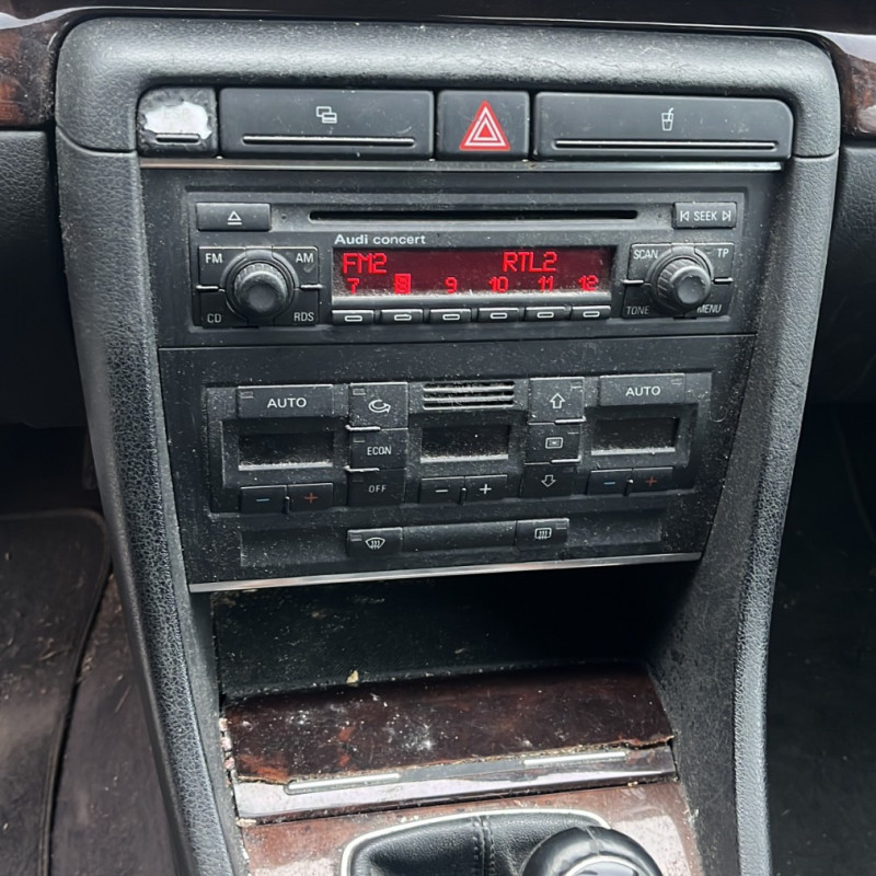 AUDI A4 2 AVANT PHASE 1 BREAK 1.9 TDI - 8V TURBO Photo n°11