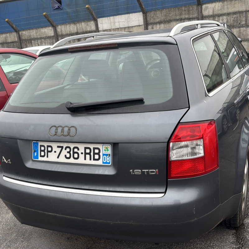 AUDI A4 2 AVANT PHASE 1 BREAK 1.9 TDI - 8V TURBO Photo n°14