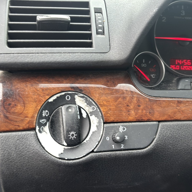 AUDI A4 2 AVANT PHASE 1 BREAK 1.9 TDI - 8V TURBO Photo n°24