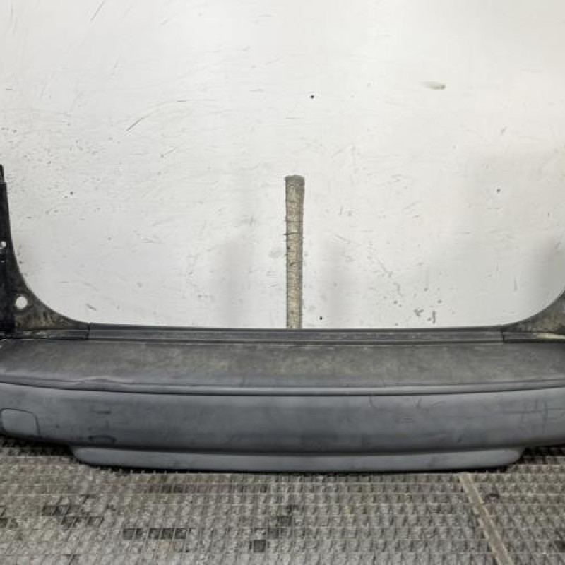 Pare choc arriere RENAULT CLIO 4 Photo n°1