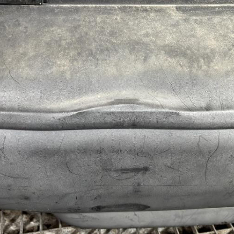 Pare choc arriere RENAULT CLIO 4 Photo n°3