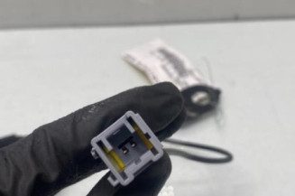 Attache ceinture avant gauche PEUGEOT 2008 1