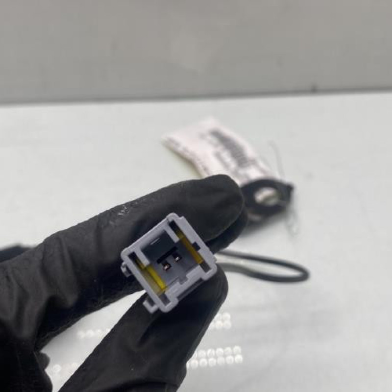 Attache ceinture avant gauche PEUGEOT 2008 1 Photo n°3