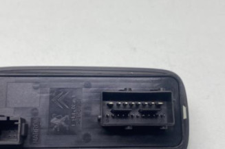 Interrupteur de leve vitre avant gauche PEUGEOT 2008 1