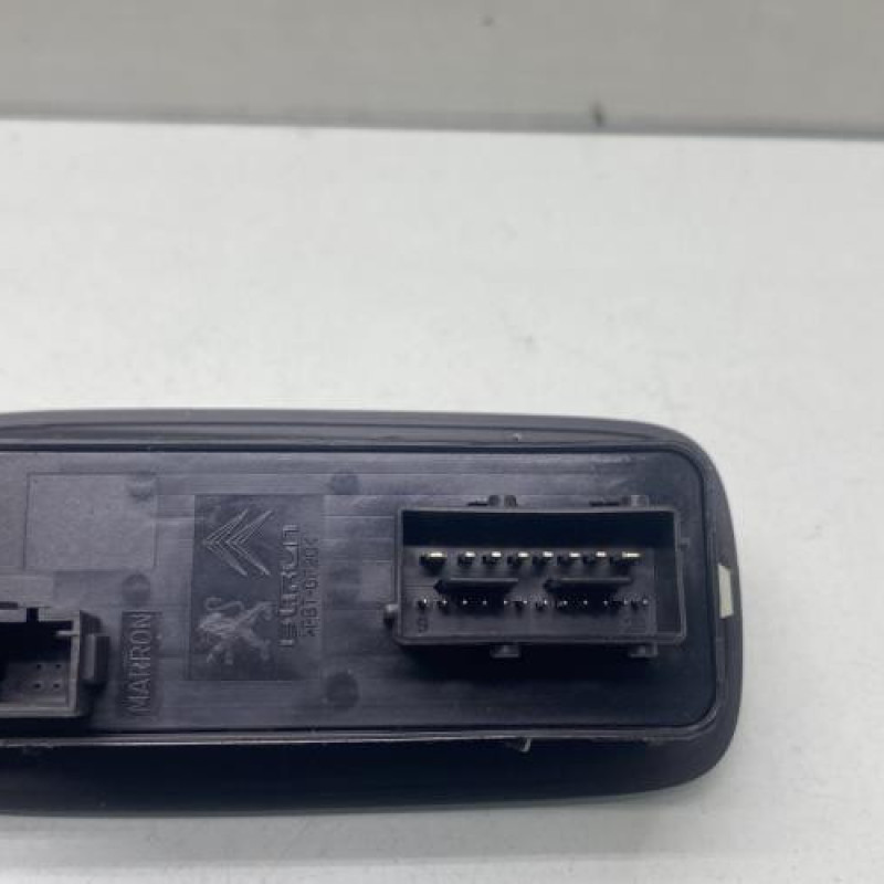 Interrupteur de leve vitre avant gauche PEUGEOT 2008 1 Photo n°3