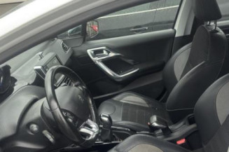 Levier frein à main PEUGEOT 2008 1