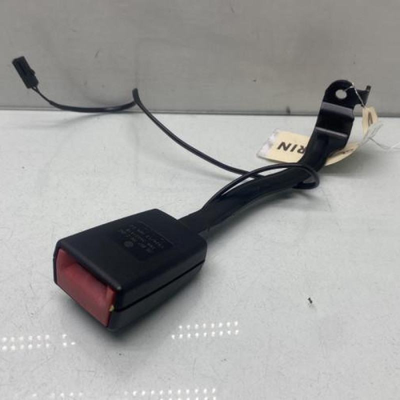 Attache ceinture avant droit VOLKSWAGEN TOURAN 2 Photo n°2