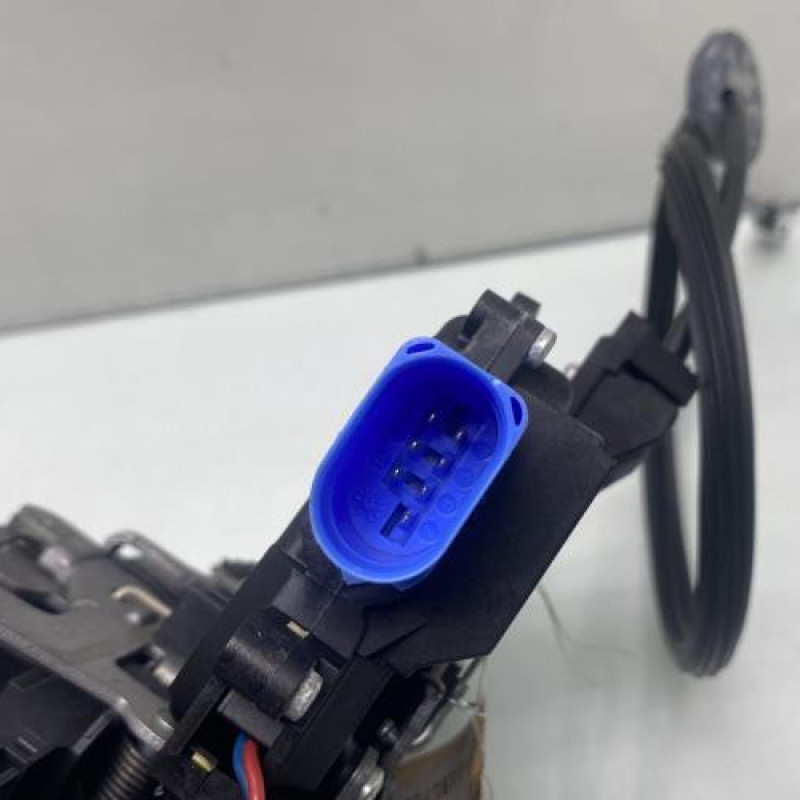 Serrure arriere droit VOLKSWAGEN TOURAN 2 Photo n°5