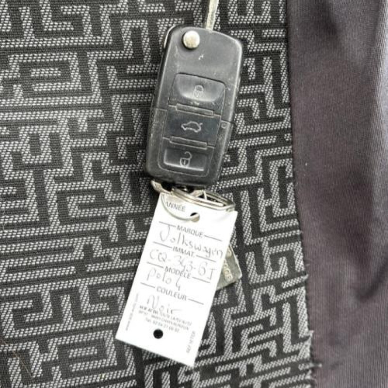 Malle/Hayon arriere VOLKSWAGEN POLO 4 Photo n°12