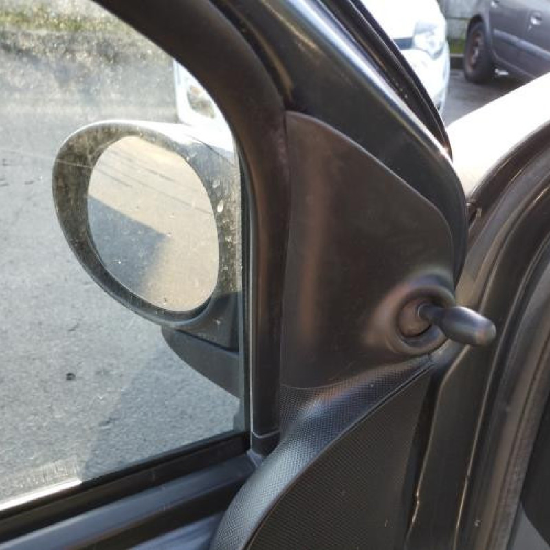 Attache ceinture avant gauche CITROEN C1 1 Photo n°15