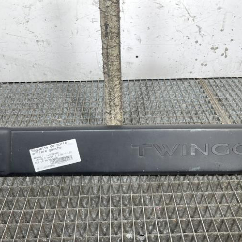 Baguette de porte arriere gauche  RENAULT TWINGO 3 Photo n°1