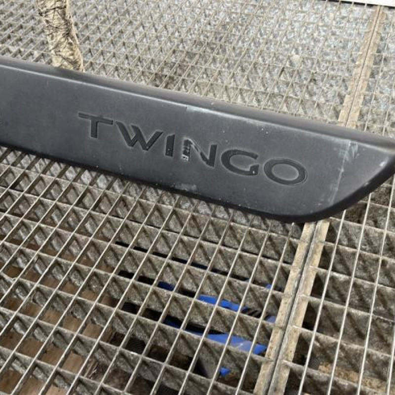 Baguette de porte arriere gauche  RENAULT TWINGO 3 Photo n°3