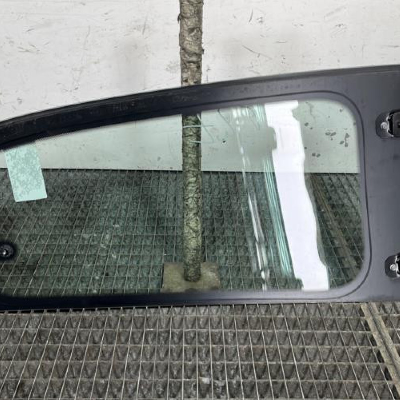 Vitre arriere gauche RENAULT TWINGO 3 Photo n°4