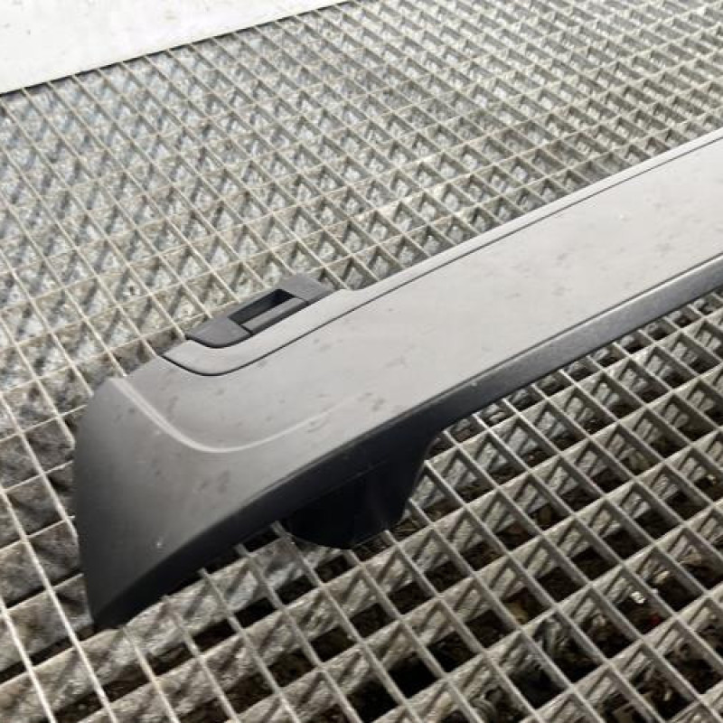 Becquet RENAULT TWINGO 3 Photo n°2