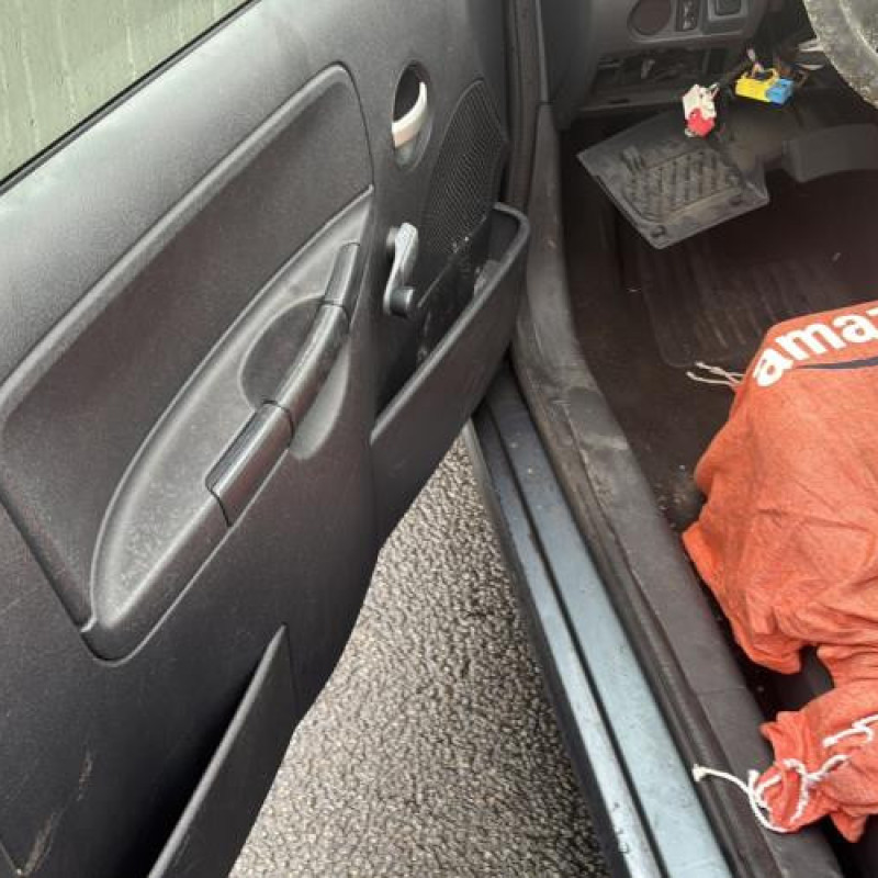 Vitre avant droit CITROEN C2 Photo n°13