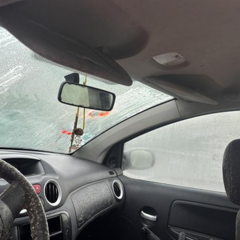 Vitre avant droit CITROEN C2 Photo n°17