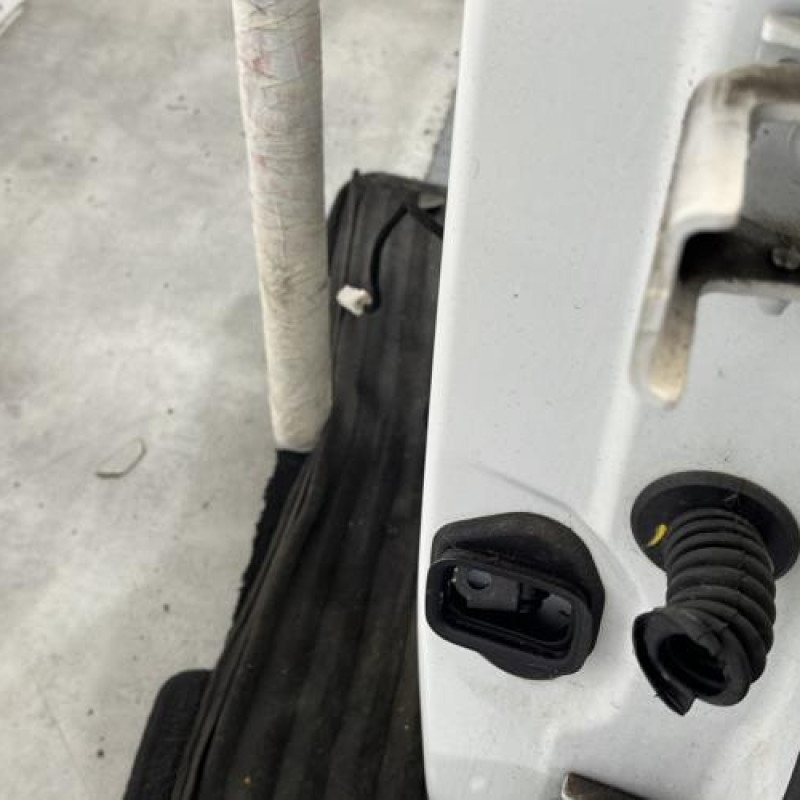 Porte arriere gauche PEUGEOT 308 2 Photo n°4