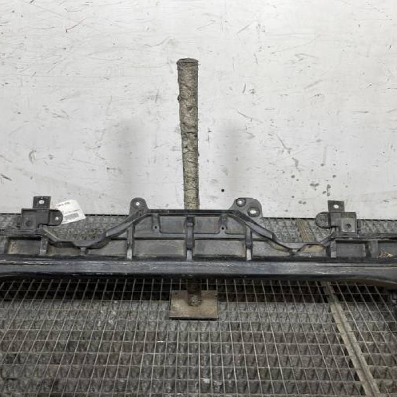 Renfort pare choc arriere (traverse) KIA STONIC Photo n°1