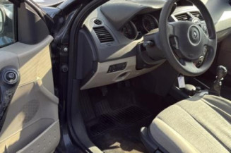 Pare choc arriere RENAULT MEGANE 2