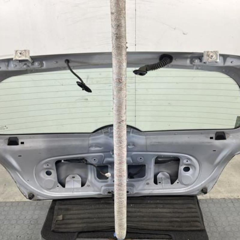 Malle/Hayon arriere RENAULT TWINGO 2 Photo n°8